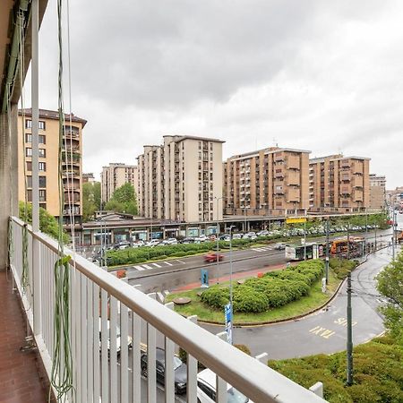 Piazza De Angeli M1 Comfortable Flat With Balcony Milano Eksteriør bilde