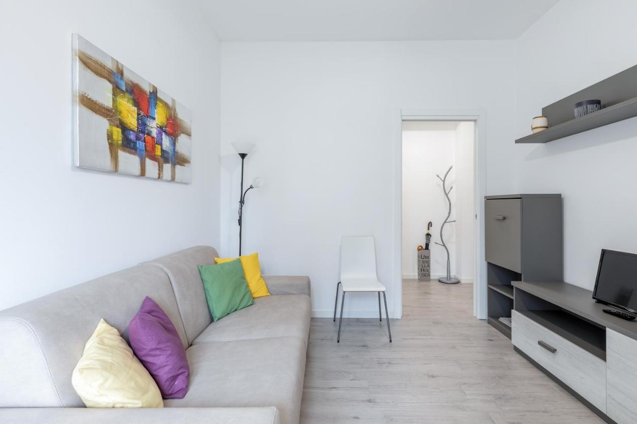 Piazza De Angeli M1 Comfortable Flat With Balcony Milano Eksteriør bilde