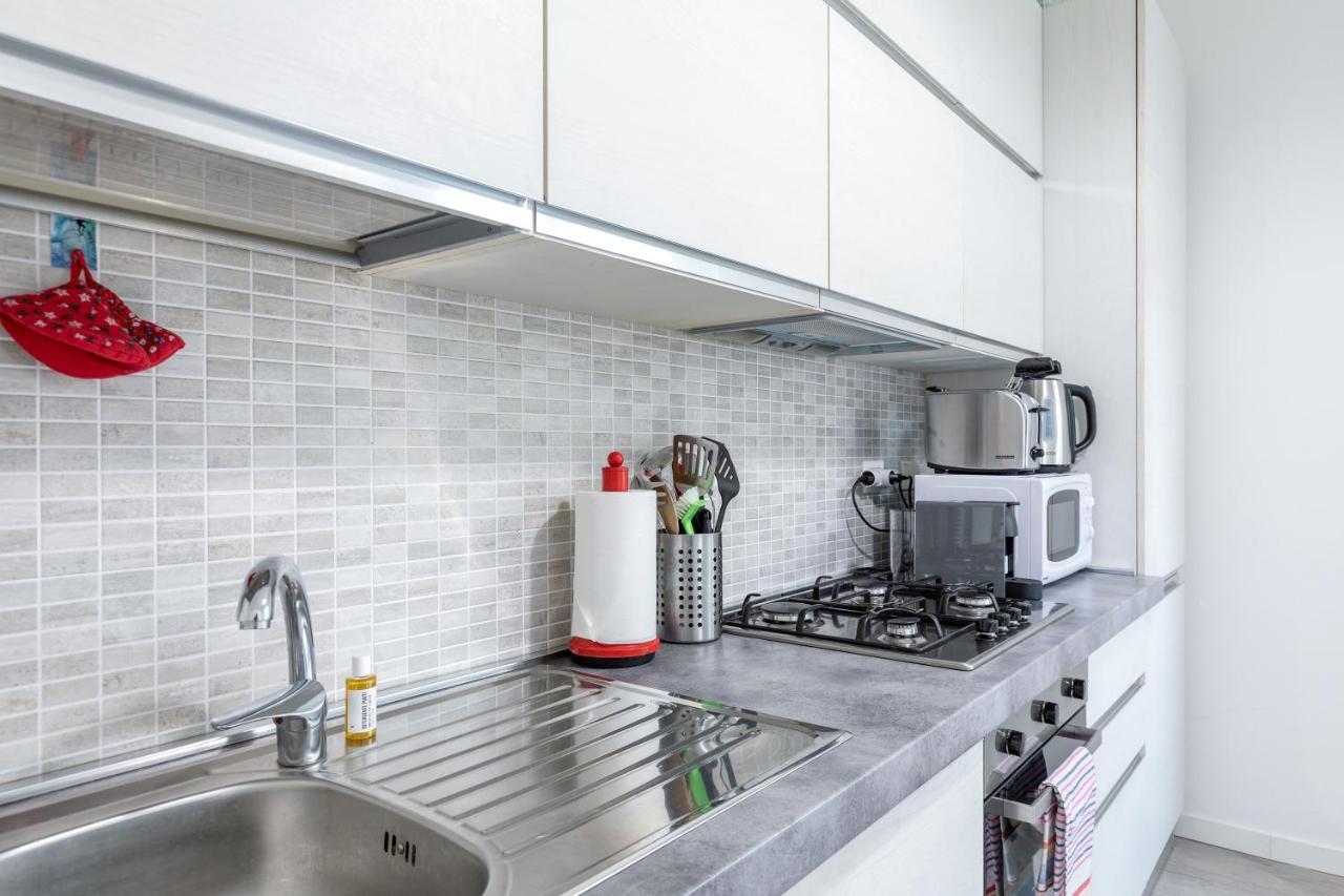 Piazza De Angeli M1 Comfortable Flat With Balcony Milano Eksteriør bilde