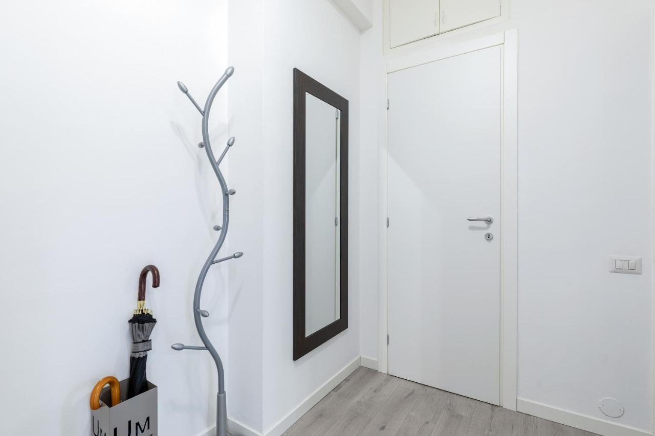 Piazza De Angeli M1 Comfortable Flat With Balcony Milano Eksteriør bilde