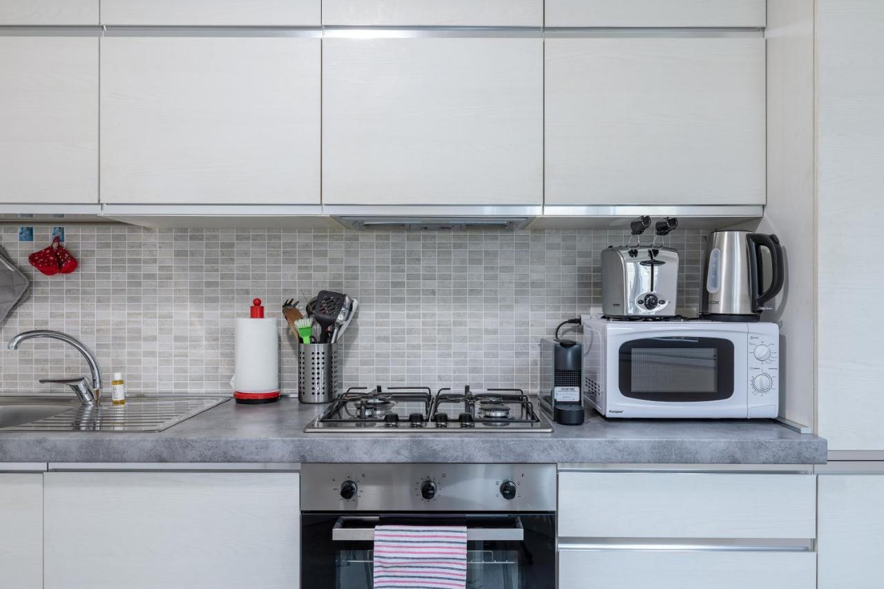 Piazza De Angeli M1 Comfortable Flat With Balcony Milano Eksteriør bilde